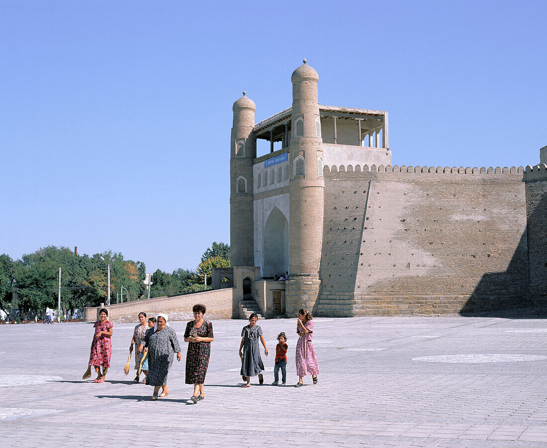 Entrance to the Ark, old fortress and emir s residence. Bukhara. Uzbekistan