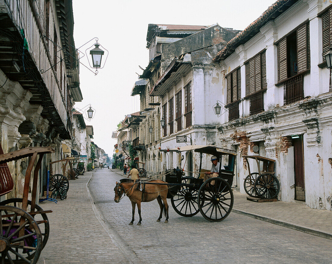 Calesas, horse drawn carriages. Mestizo District. Vigan. Nothen Luzon. Philippines