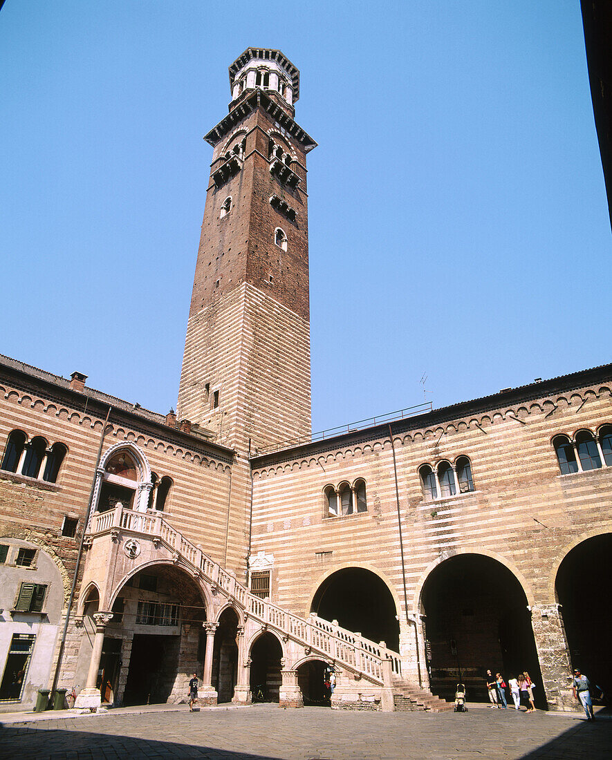 Palazzo del Comune (Town Hall) and Lamberti tower, Verona. Veneto, Italy