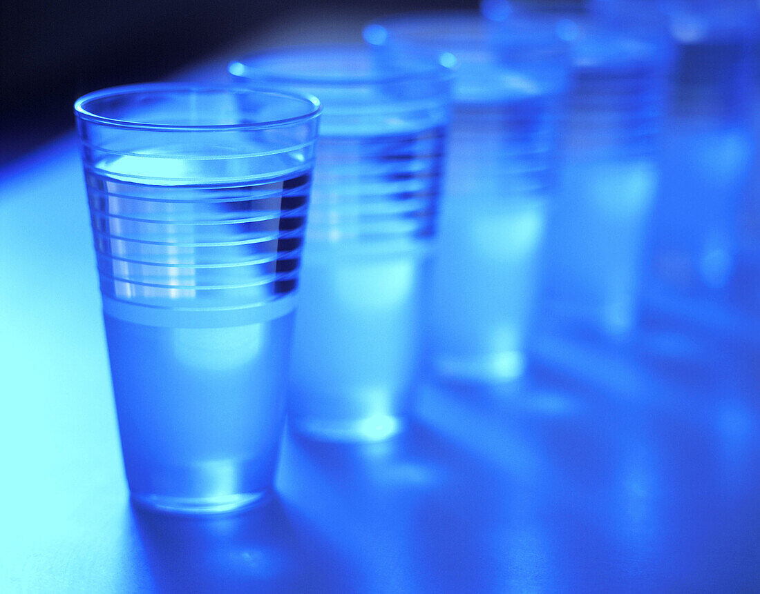  Beverage, Beverages, Blue, Blue tone, Color, Colour, Concept, Concepts, Drink, Drinks, Full, Glass, Glasses, Horizontal, Indoor, Indoors, Inside, Interior, Lined up, Lined-up, Many, Monochromatic, Monochrome, Object, Objects, Still life, Thing, Things, T