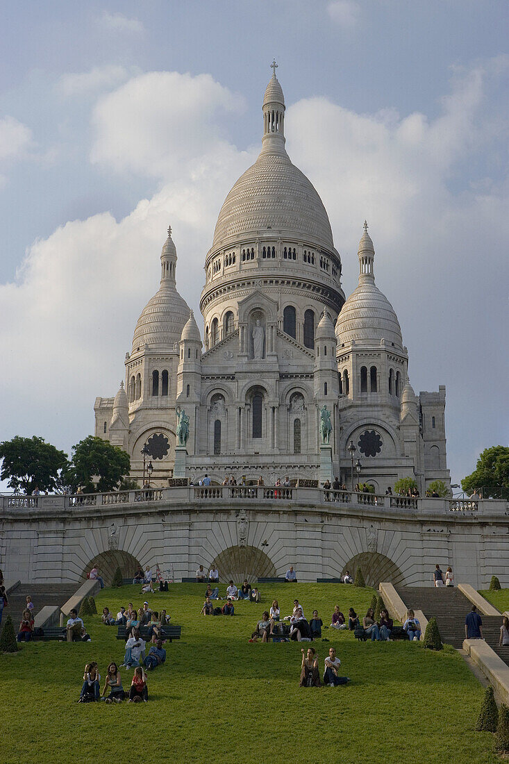 Sacre Coeur Basilique. Montmartre. Paris. France. June 2007.