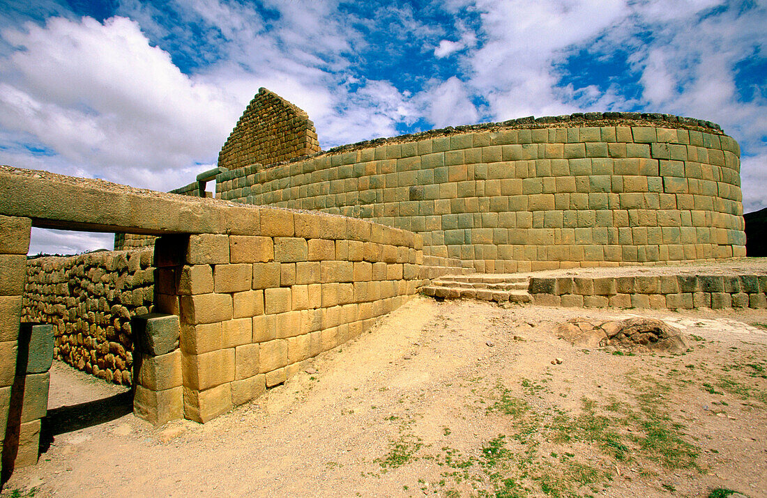 Ingapirca, an old inca city in Cañar province. Ecuador