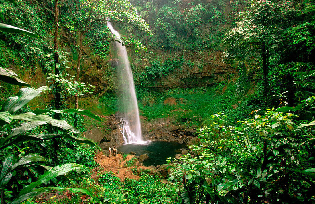 Cascada Azul (Blue Waterfall) and Laguna Azul (Blue Lagoon) in Ecuador