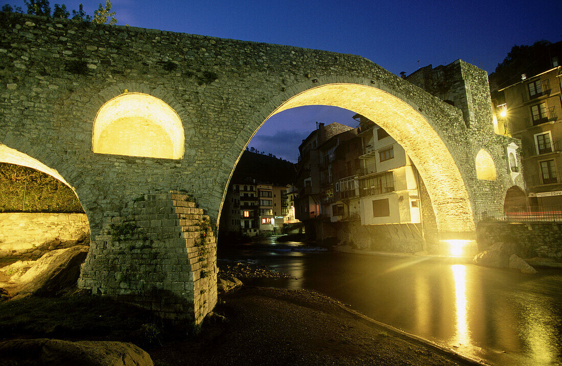 Pont Nou (12th century) and Ter River. Camprodon. Ripolles. Girona province. Catalonia. Spain