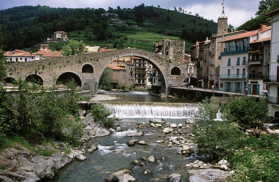 Pont Nou (12th century) and Ter River. Camprodon. Ripolles. Girona province. Catalonia. Spain