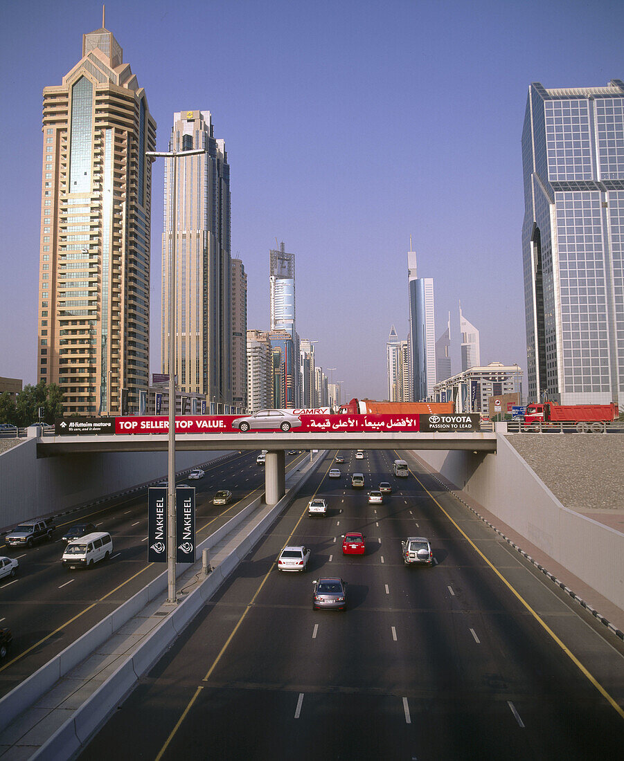 Sheik Zayed Avenue, Satwa district, Dubai City. UAE (United Arab Emirates)