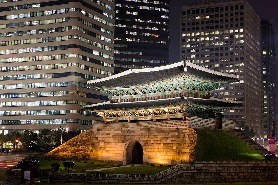 South Gate (Namdaemun), Seoul. South Korea