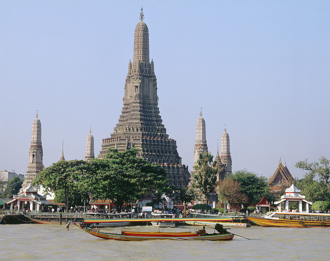 Wat Arum. Bangkok. Thailand.