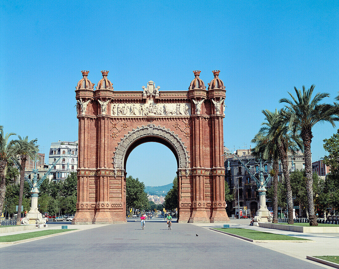 Triumphal Arch. Barcelona. Catalonia. Spain