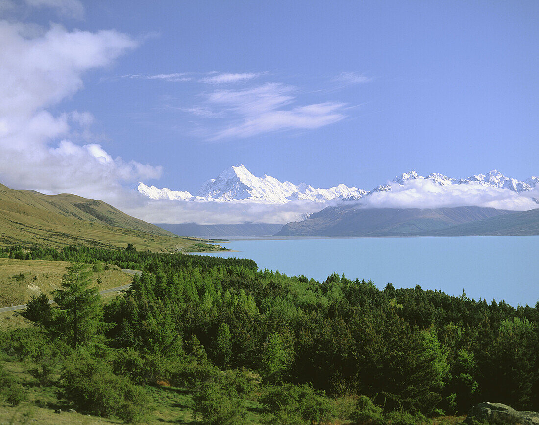 Mt. Cook National Park, Lake Pukaki. South Island, New Zealand