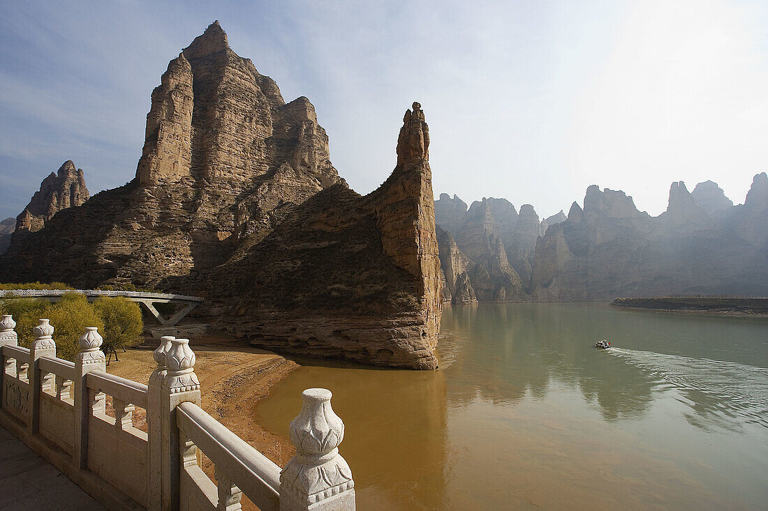 Near Binglingsi grottoes. Liujiaxia reservoir. Gansu Province. The Silk Road. China. Nov.2006