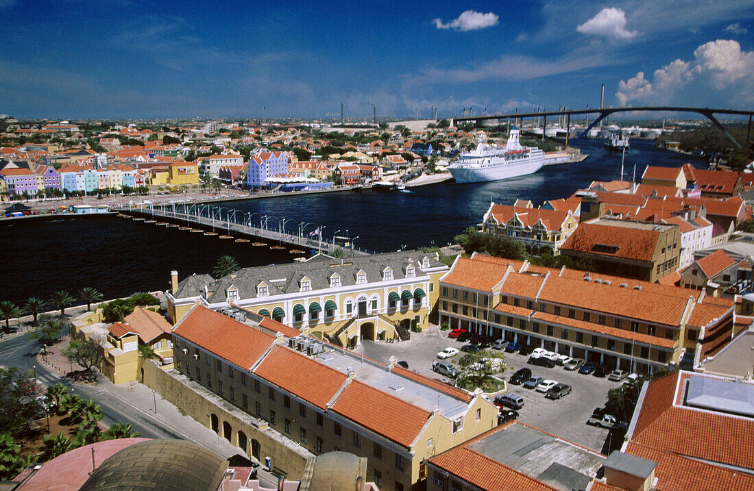 Punda seen from the Plaza Hotel. Willemstad, chief town of Curaçao. Netherlands Antilles