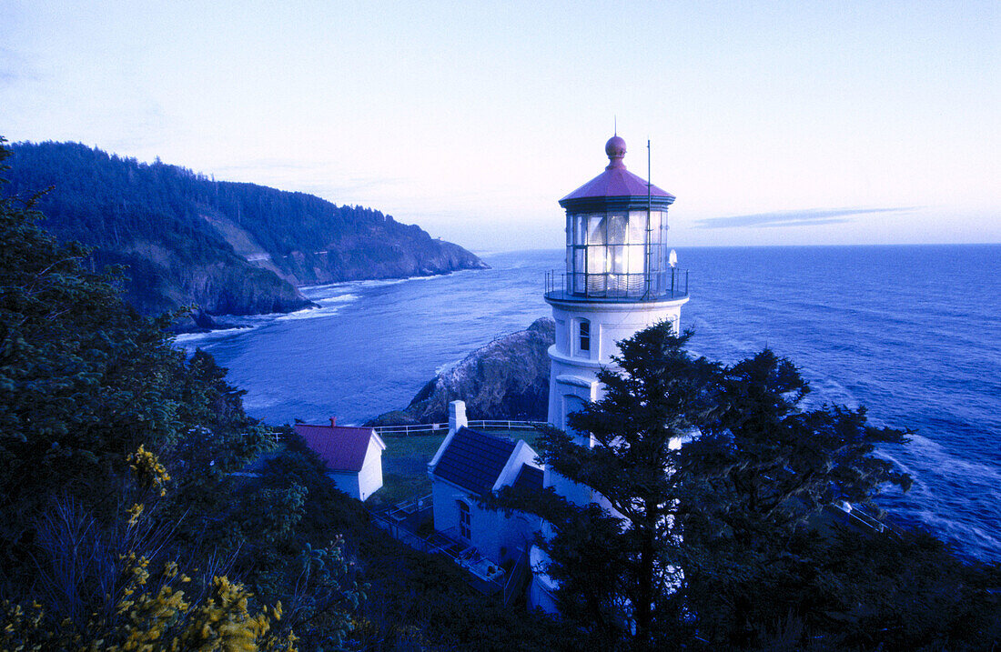 Heceta Head Lighthouse, Devil s Elbow State Park. Oregon, USA