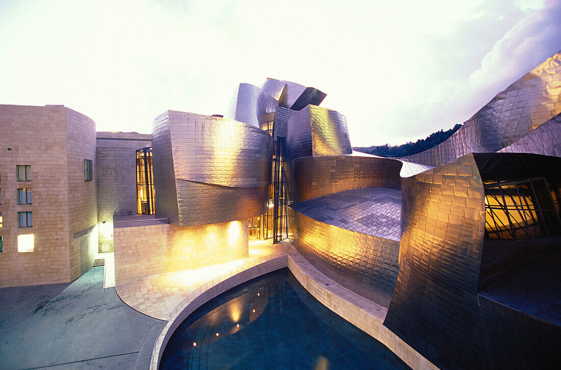 Guggenheim Museum, by Frank O. Gehry. Bilbao. Biscay. Spain