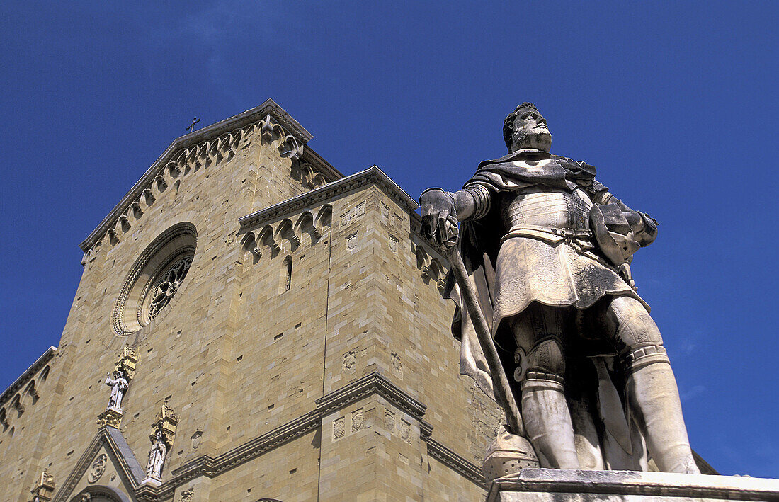 Piazza della Libertà, Ferdinando I statue and duomo. Arezzo. Tuscany. Italy.