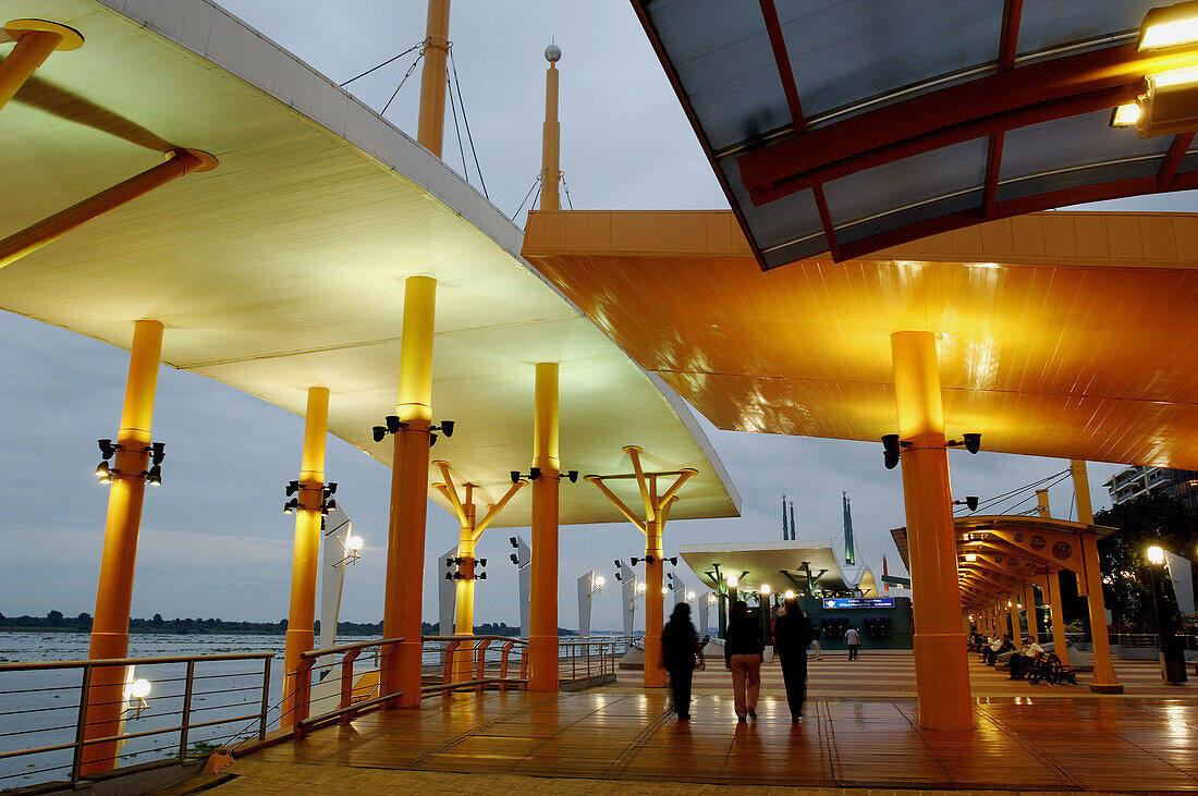 Malecón 2000, promenade along Guayas river. Guayaquil. Ecuador.