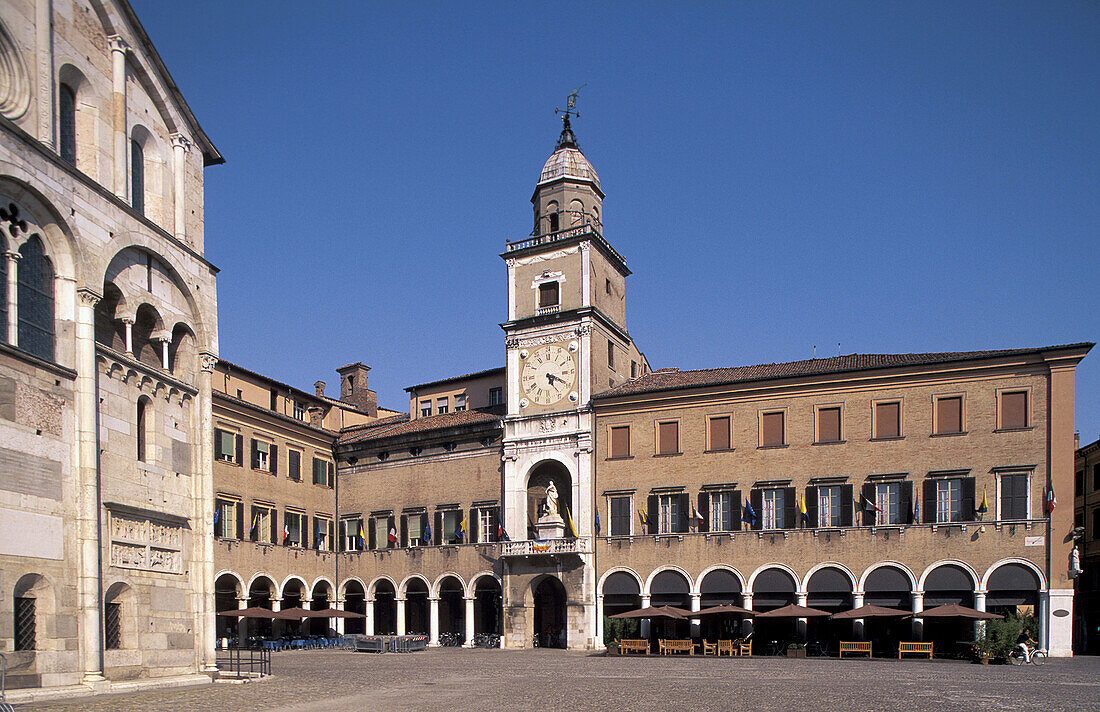 Italy - Emilia Romagna - Modena. Piazza Grande
