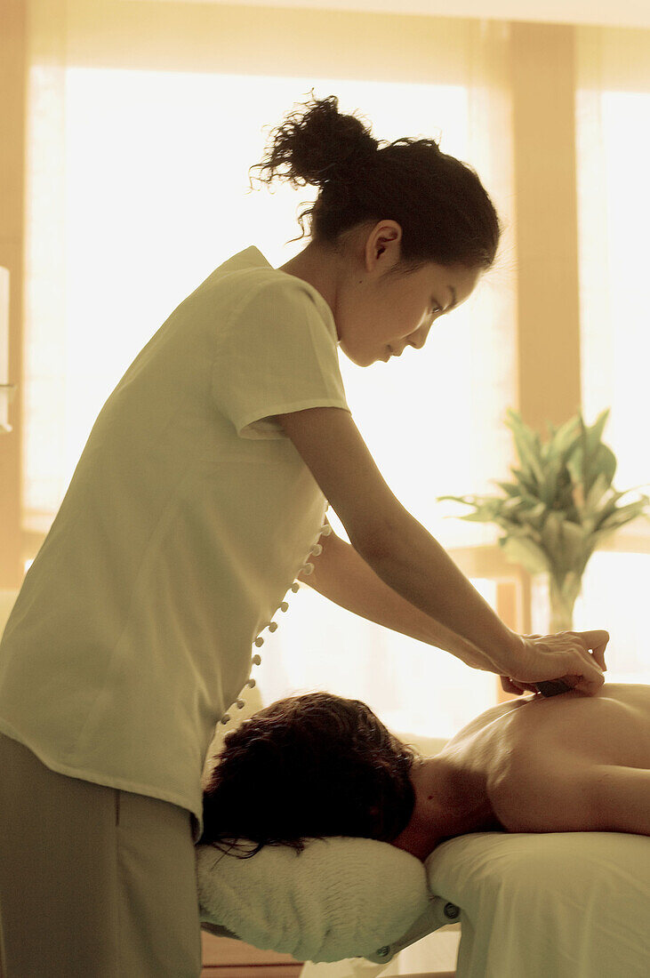 Massage. Spa im Four Seasons Hotel. Hongkong. China.