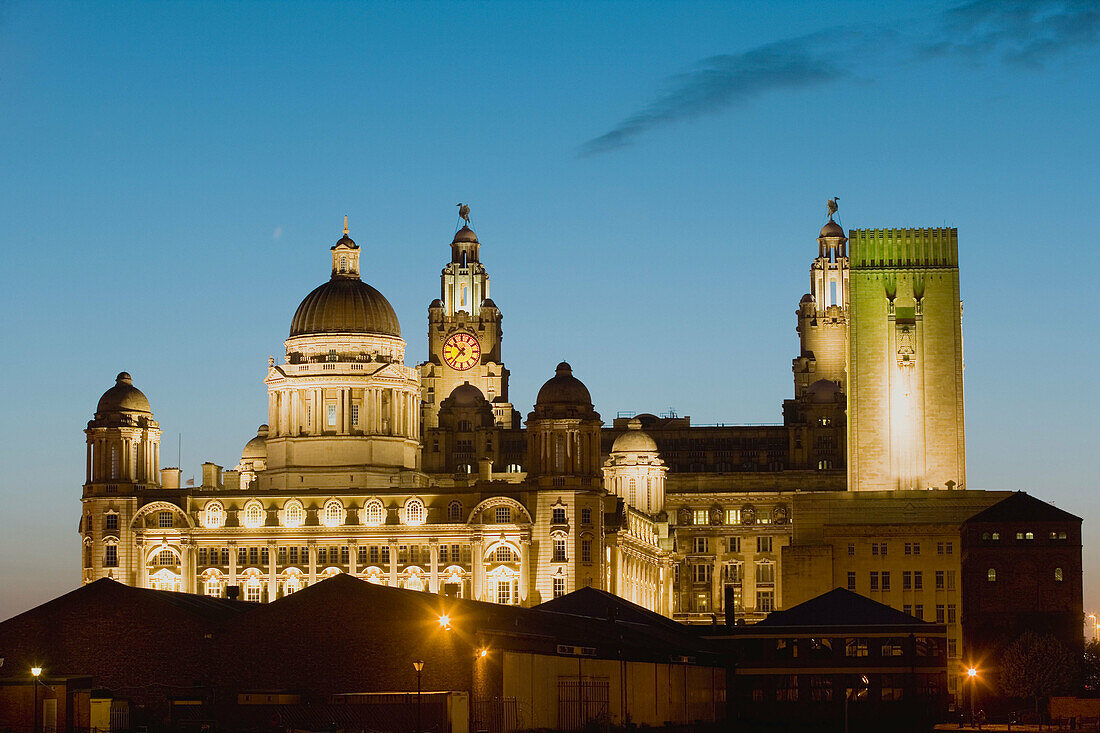 The Three Graces (Royal Liver Building, Cunard Building, Port of Liverpool Building). Liverpool. England, UK