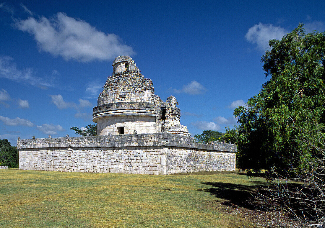 View of the Observatory (El Caracol) (UNESCO World Heritage). Chichen Itza. Yucatan. Mexico.