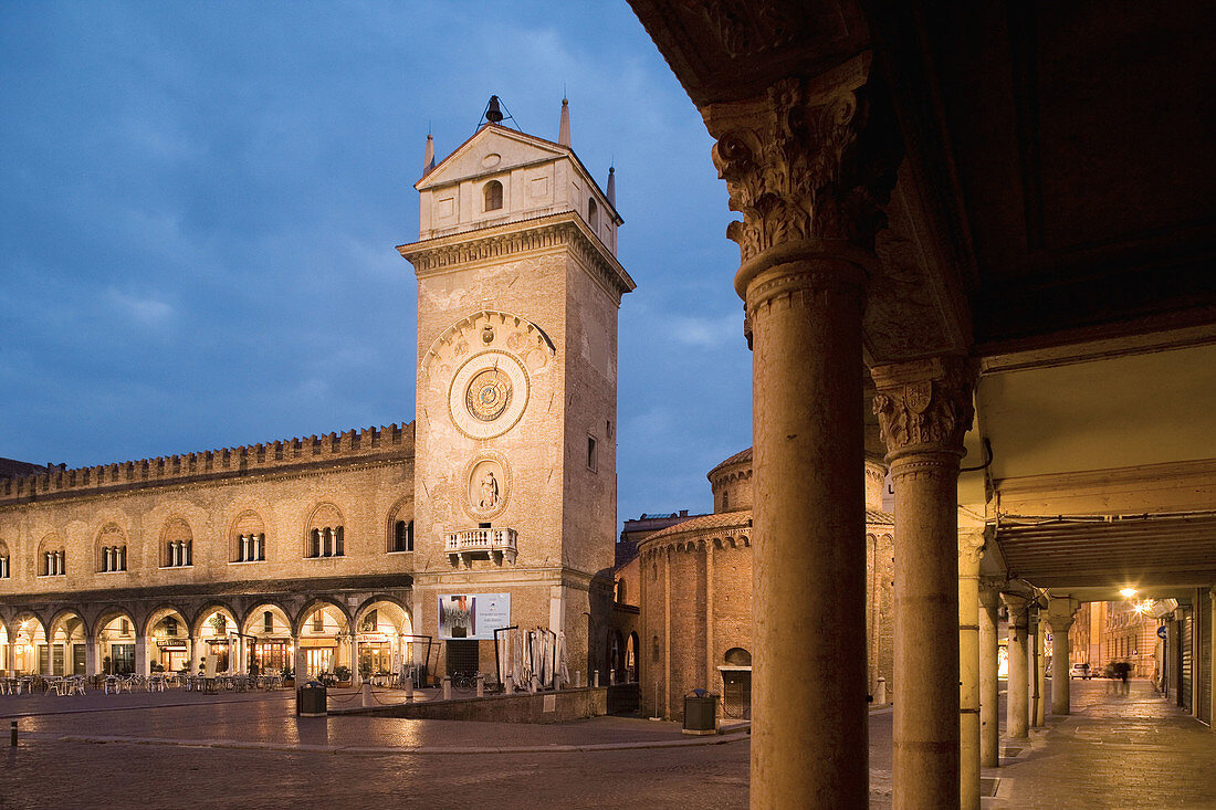 Piazza delle Erbe. Torre dell Orologio (Clock Tower) and Palazzo della Ragione. Mantova. Lombardy, Italy