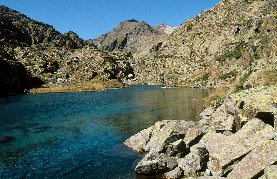 Certascan lake and peak. Pallars Sobirà. Lleida province. Catalunya. Pyrenees Mountains. Spain