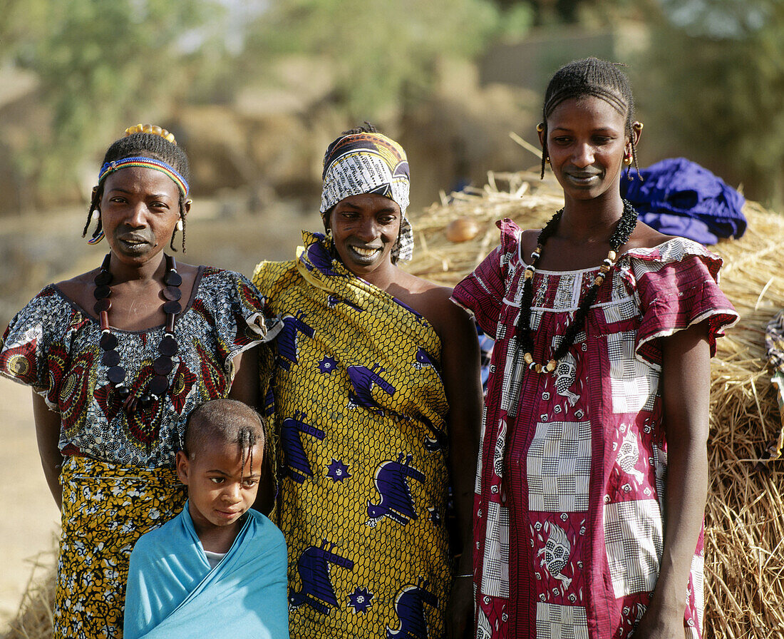 Peul women and children. Mali.