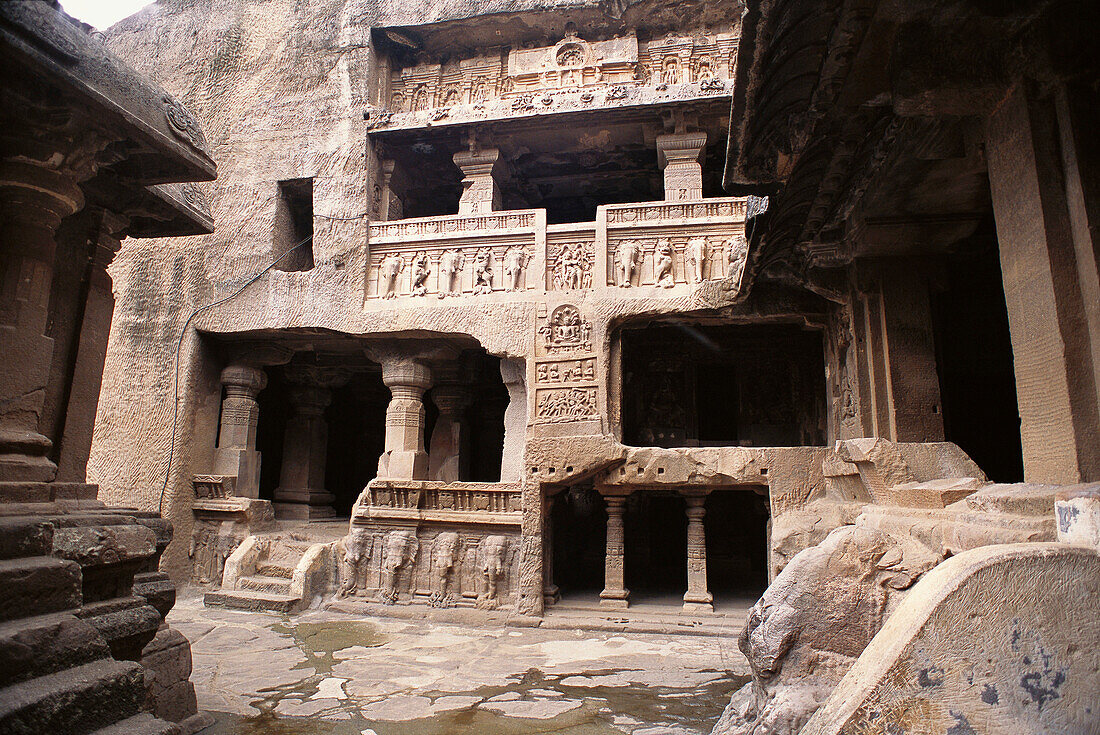 Jaina temple, Ellora Caves (cave num. 32). Aurangabad, Maharashtra state. India