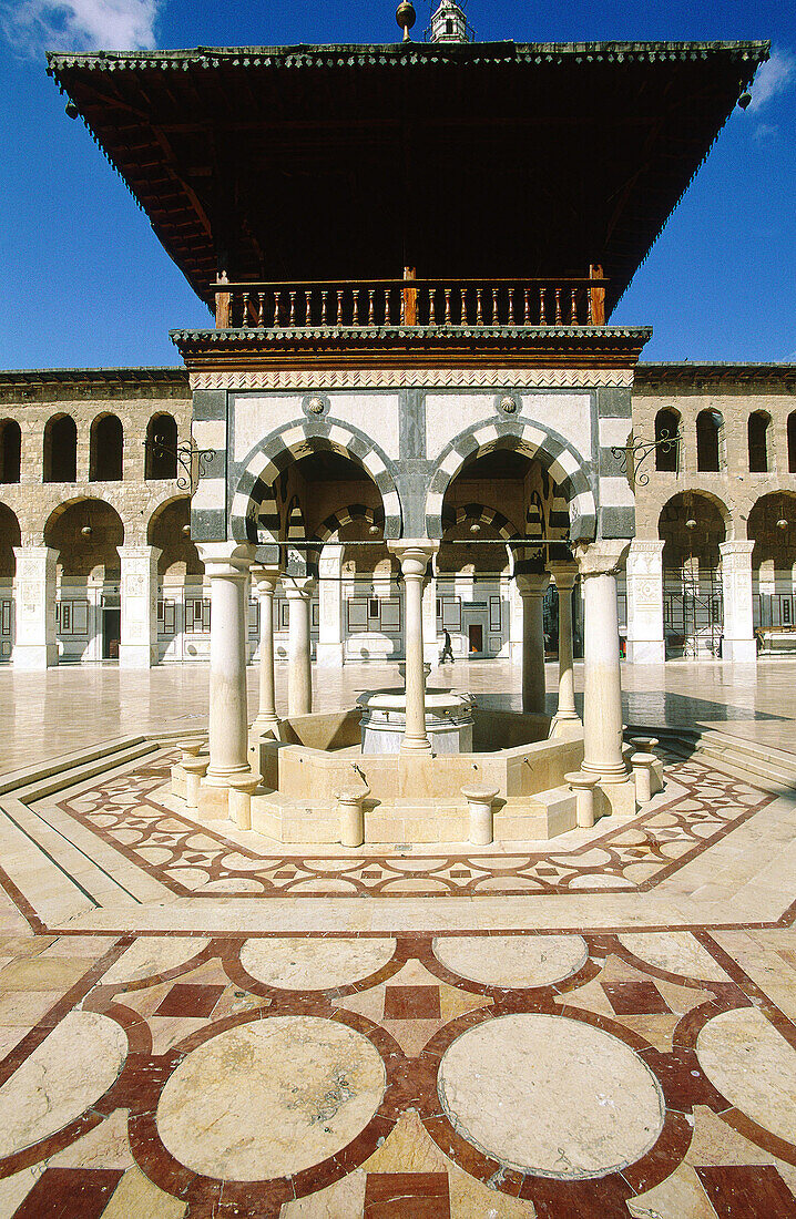Central courtyard with fountain for ablutions. Ommeyade Mosque. Damascus. Syria