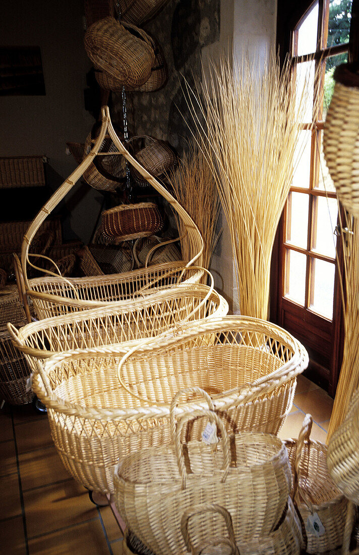 Traditional basketworks. Villaines-les-Rochers. Val-de-Loire, France