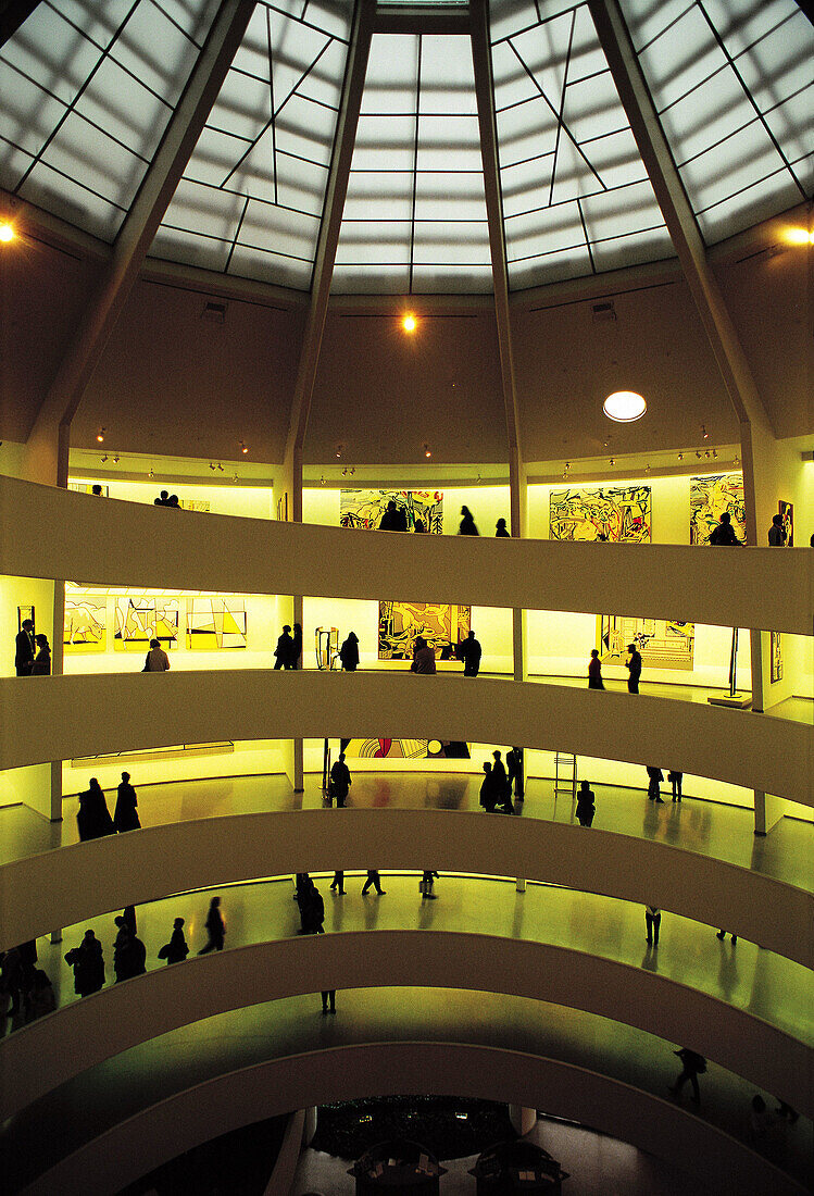 Gallery view, Guggenheim museum, by Frank Lloyd Wright, built in 1959. New York City. USA