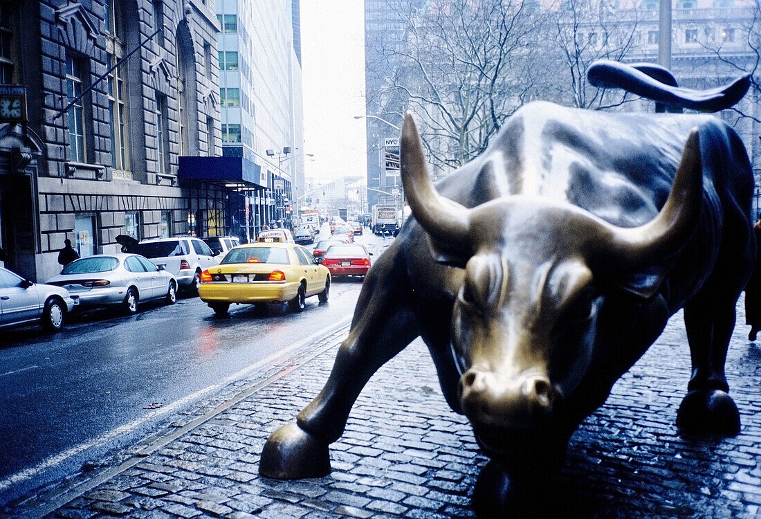 Downtown near the Wall Street Stock Exchange, Manhattan. New York City, USA