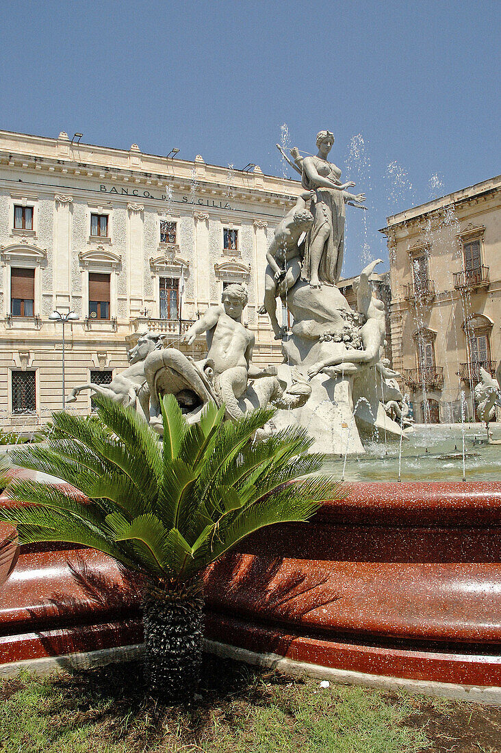 Fountain. Syracusa. Sicily. Italy