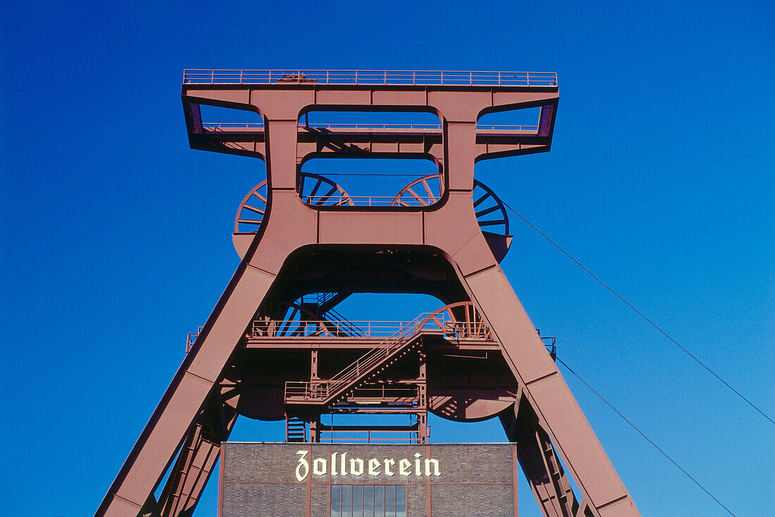 Förderturm, Zeche Zollverein, Essen, Nordrhein-Westfalen, Deutschland