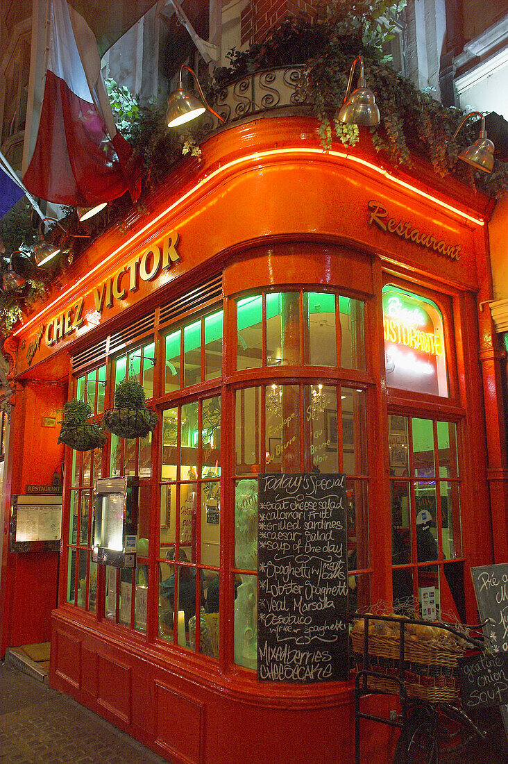 England, London, Chinatown restaurant