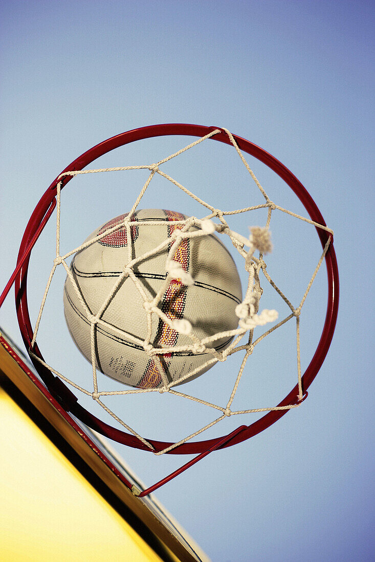  Aim, Aiming, Aims, Ball, Balls, Basket, Basketball, Baskets, Color, Colour, Concept, Concepts, Court, Courts, Daytime, Exterior, Game, Games, Goal, Goals, Hoop, Hoops, Low angle view, Match, Matches, Net, Nets, Outdoor, Outdoors, Outside, Playground, Pla