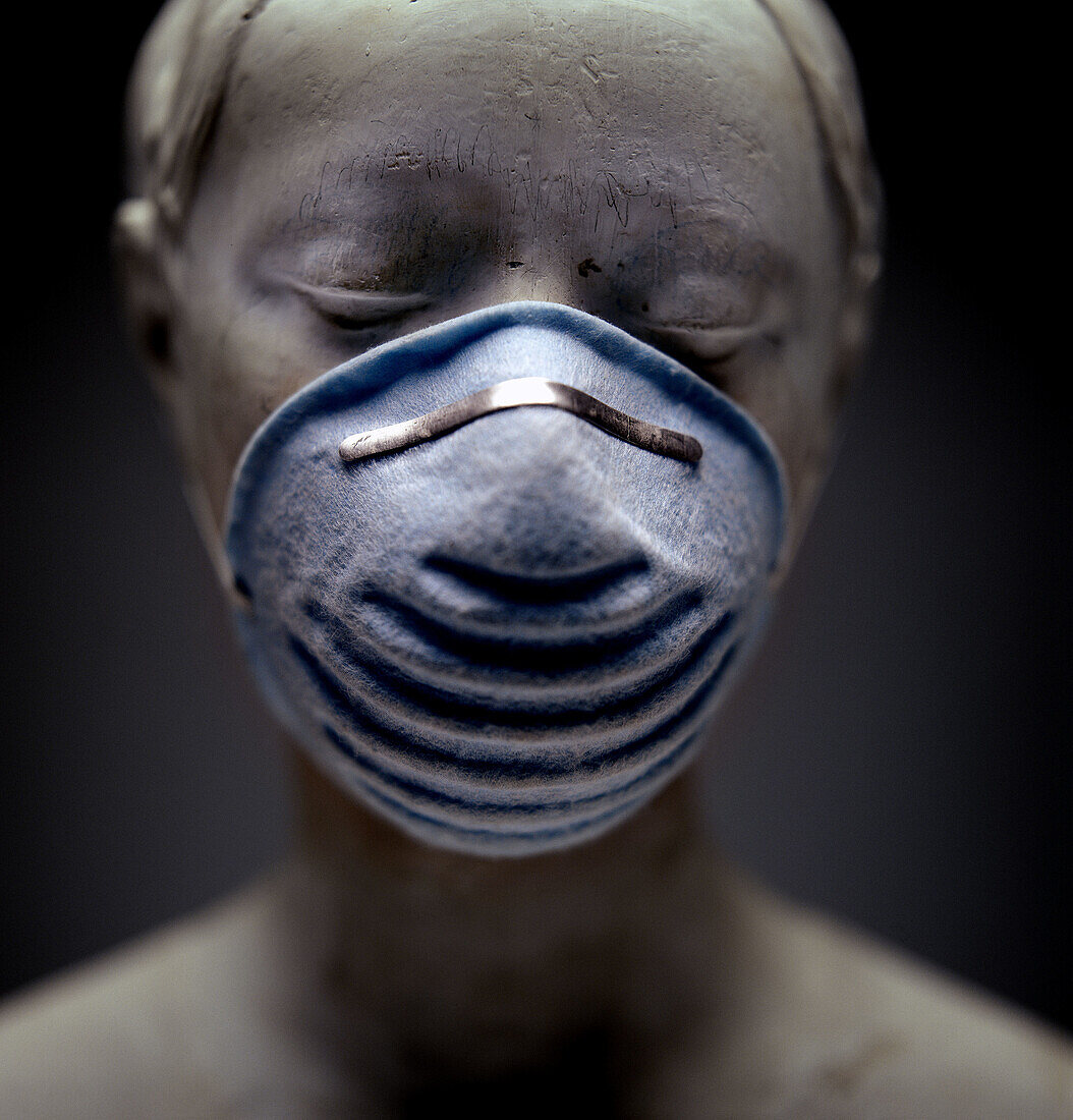  Breath, Breathing, Color, Colour, Concept, Concepts, Disease, Diseases, Dummies, Dummy, Face, Faces, Female, Headshot, Headshots, Hygiene, Indoor, Indoors, Interior, Mannequin, Mannequins, Mask, Masks, Medical, Medicine, One, One person, Portrait, Portra