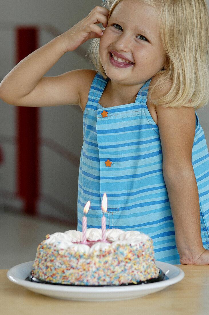 e, Candles, Caucasian, Caucasians, Child, Childhood, Children, Color, Colour, Contemporary, Facial expression, Facial expressions, Facing camera, Fair-haired, Female, Gesture, Gestures, Gesturing, Gir