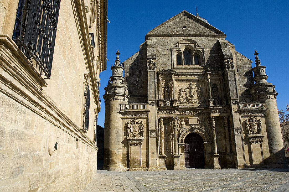 Iglesia del Salvador and Parador Nacional del Condestable Dávalos (left), Úbeda. Jaén province, Andalusia, Spain