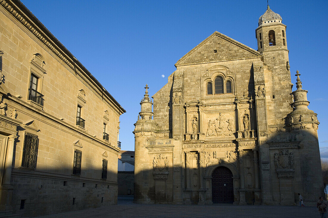 Iglesia del Salvador and Parador Nacional del Condestable Dávalos (left), Úbeda. Jaén province, Andalusia, Spain