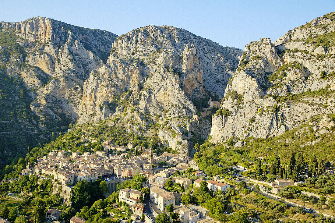 Moustiers-Sainte-Marie village. Alpes de Haute-Provence, Provence, France