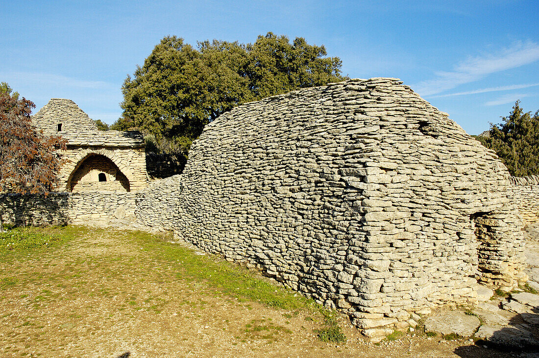 Bories entirely built by shepherds in local stones and now an open air museum open to the public, Gordes. Luberon region, Vaucluse. Provence, France