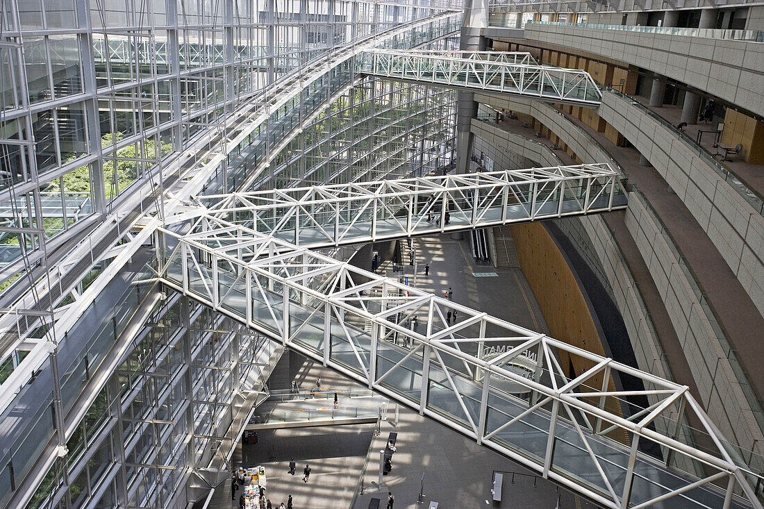 The Tokyo International Forum 1997, architect Rafael Viñoly. Marunouchi. Tokyo. Japan