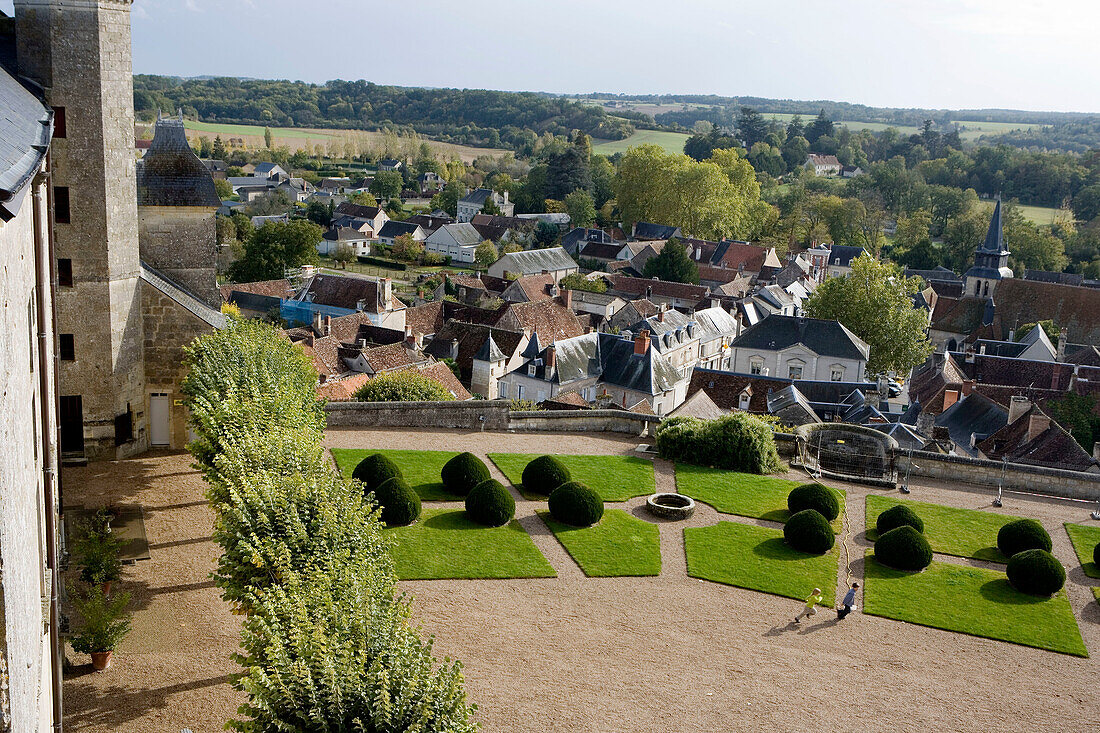 Overview from the ruins of the medieval stronghold. Grand-Pressigny. Indre-et-Loire (37). Touraine. France¡