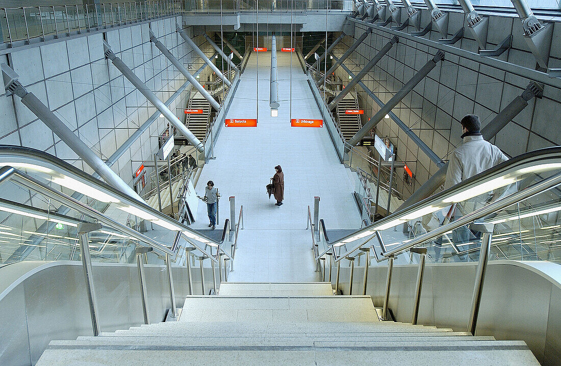 Bahnhof Ansio, U-Bahn von Bilbao, entworfen vom Architekten Normal Foster. Barakaldo, Bilbao. Biskaya, Euskadi. Spanien