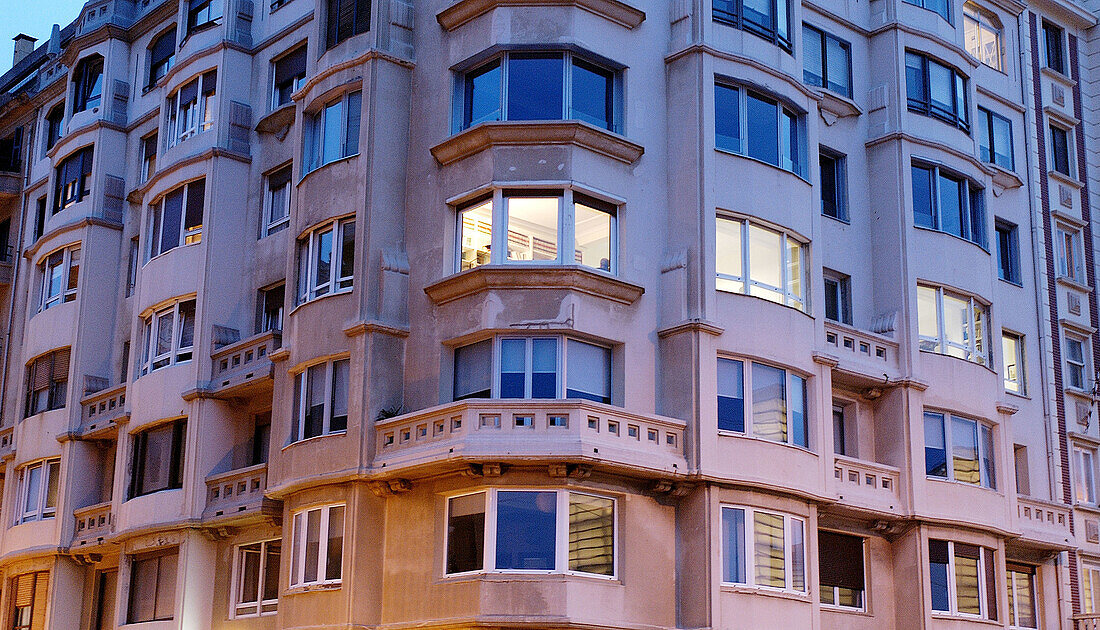 Haus an der Promenade von Zurriola. San Sebastián, Guipúzcoa. Euskadi, Spanien