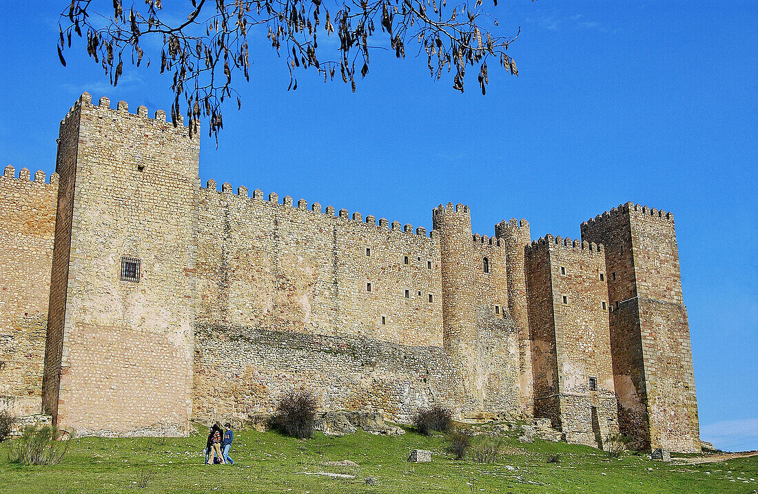 Schloss (heute ein staatliches Hotel), alte arabische Alcazaba. Sigüenza. Provinz Guadalajara, Spanien