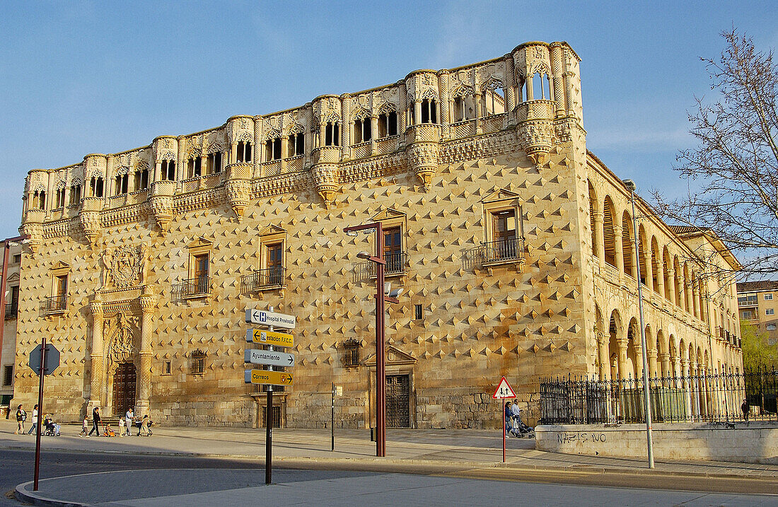 Palacio del Infantado (1480-83) von Juan Guas. Guadalajara. Spanien