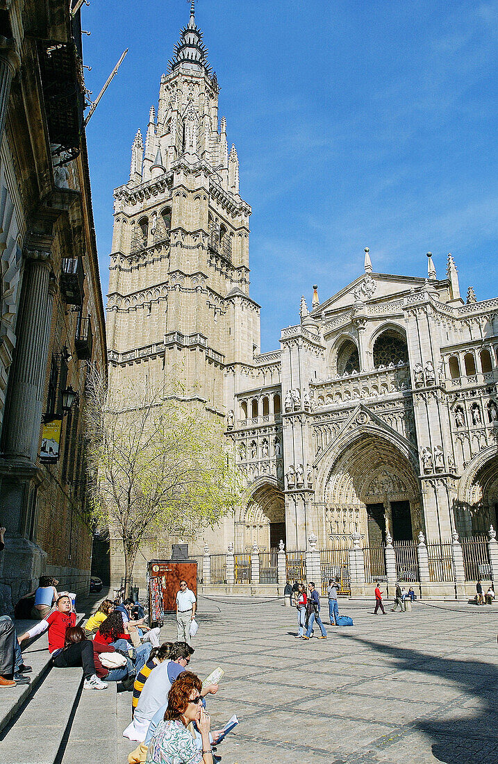 Gotische Kathedrale aus dem 13. bis 15. Jahrhundert an der Plaza del Consistorio. Toledo. Spanien