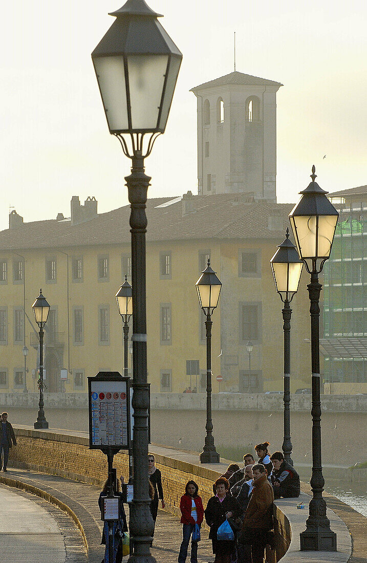 Lungarno Gambacorti (Prachtstraße entlang des Arno). Pisa. Toskana, Italien